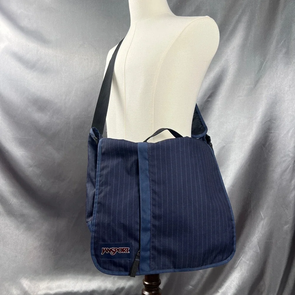 JanSport Navy Blue Pinstripe Messenger Bag Laptop Sleeve 15.4 Tech Satchel TPF3